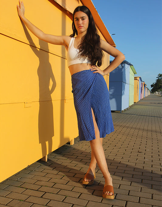 Falda cruzada con flores azules