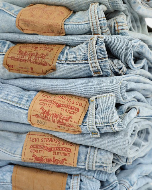 Buying vintage Levi's? Here's what to look for!