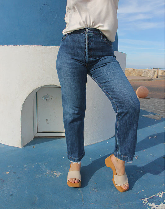 501 Levis Blue Jeans Petite Fit | W26