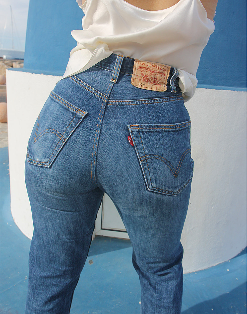 501 Levis Blue Jeans Petite Fit | W26