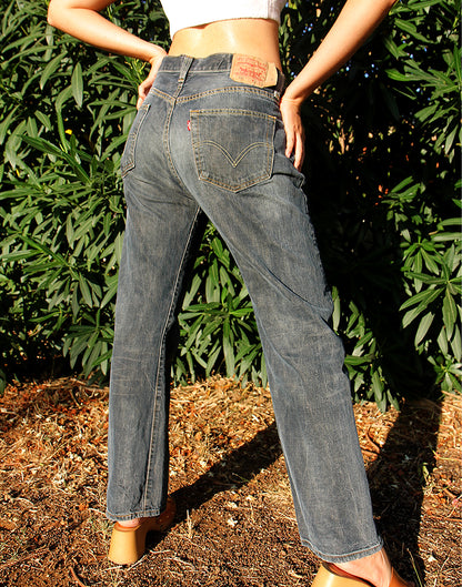 501 Levi's Jeans in Faded Blue