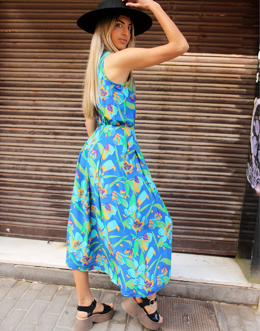 Sleeveless Long Dress in Blue Floral Print