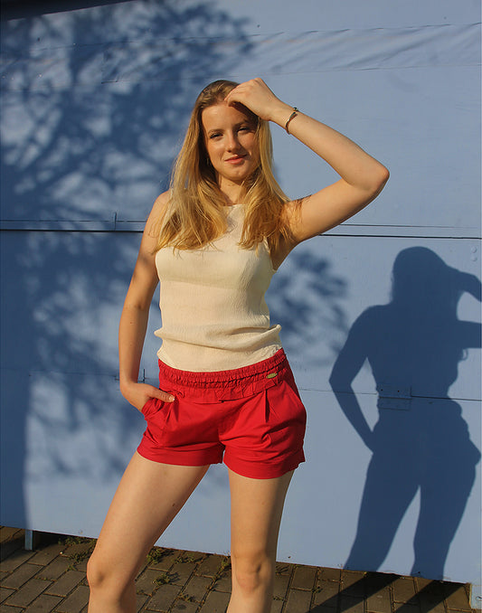 red shorts