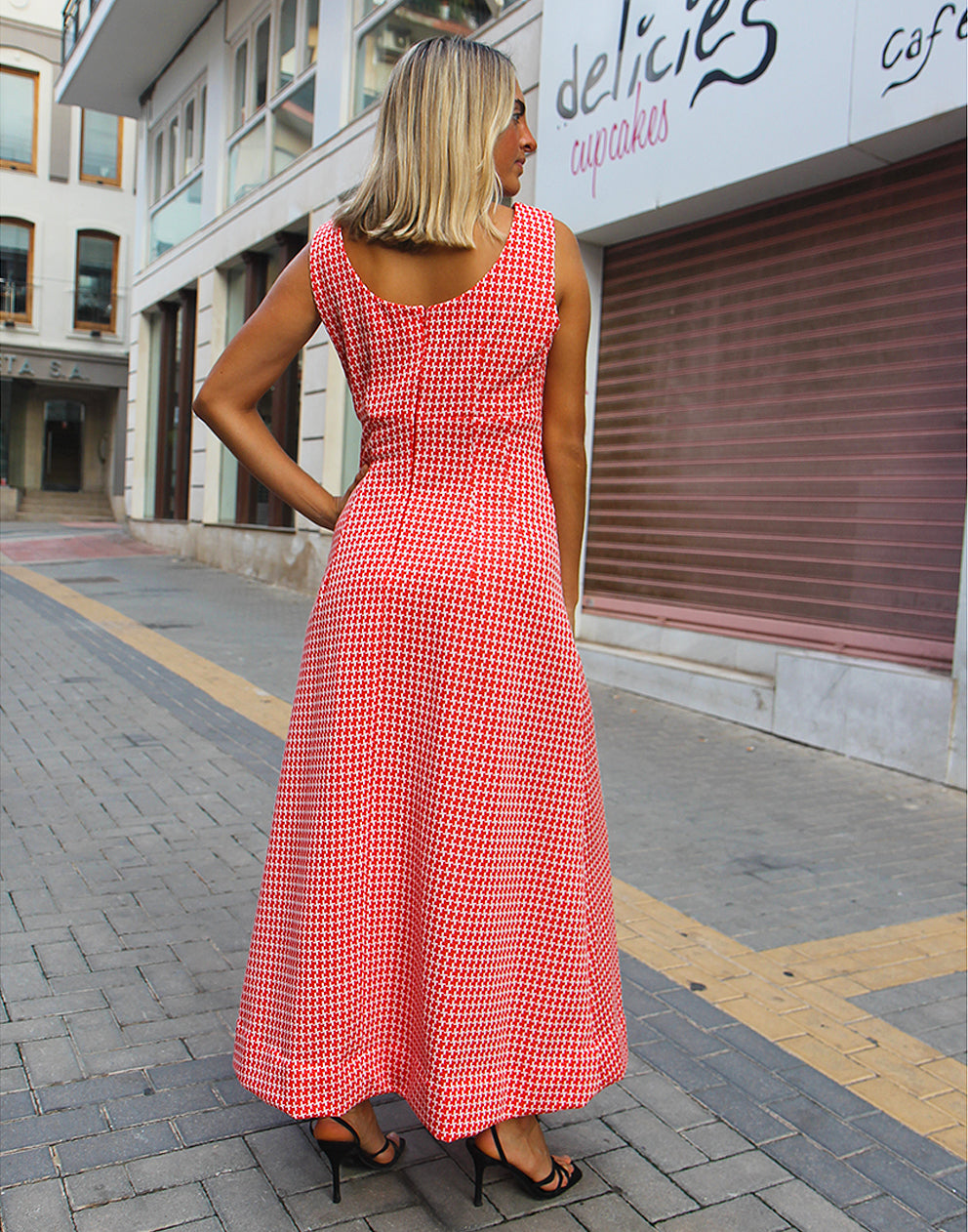 Maxi dress in red geometric print