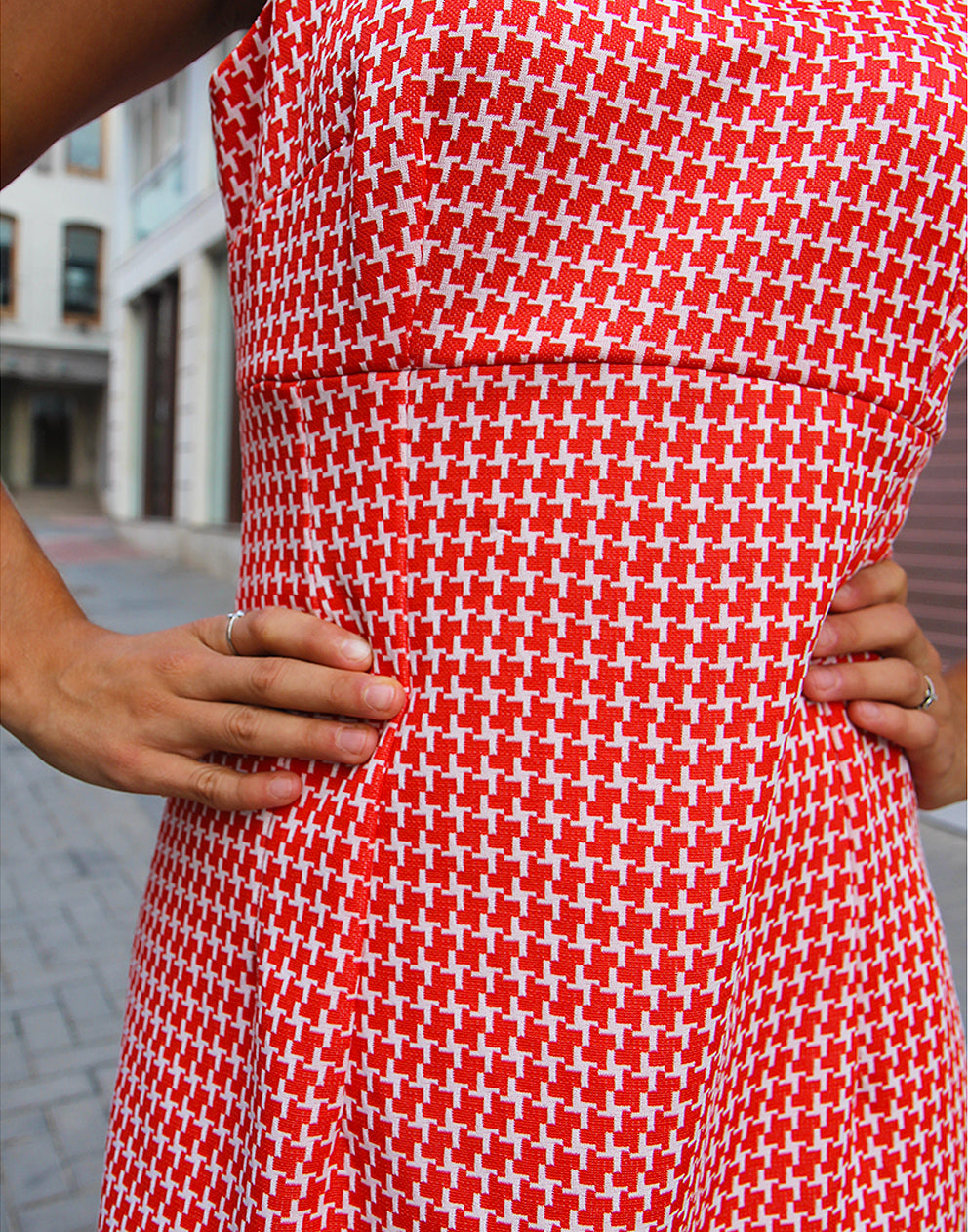 Maxi dress in red geometric print