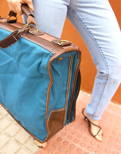 Garment Bag in Blue