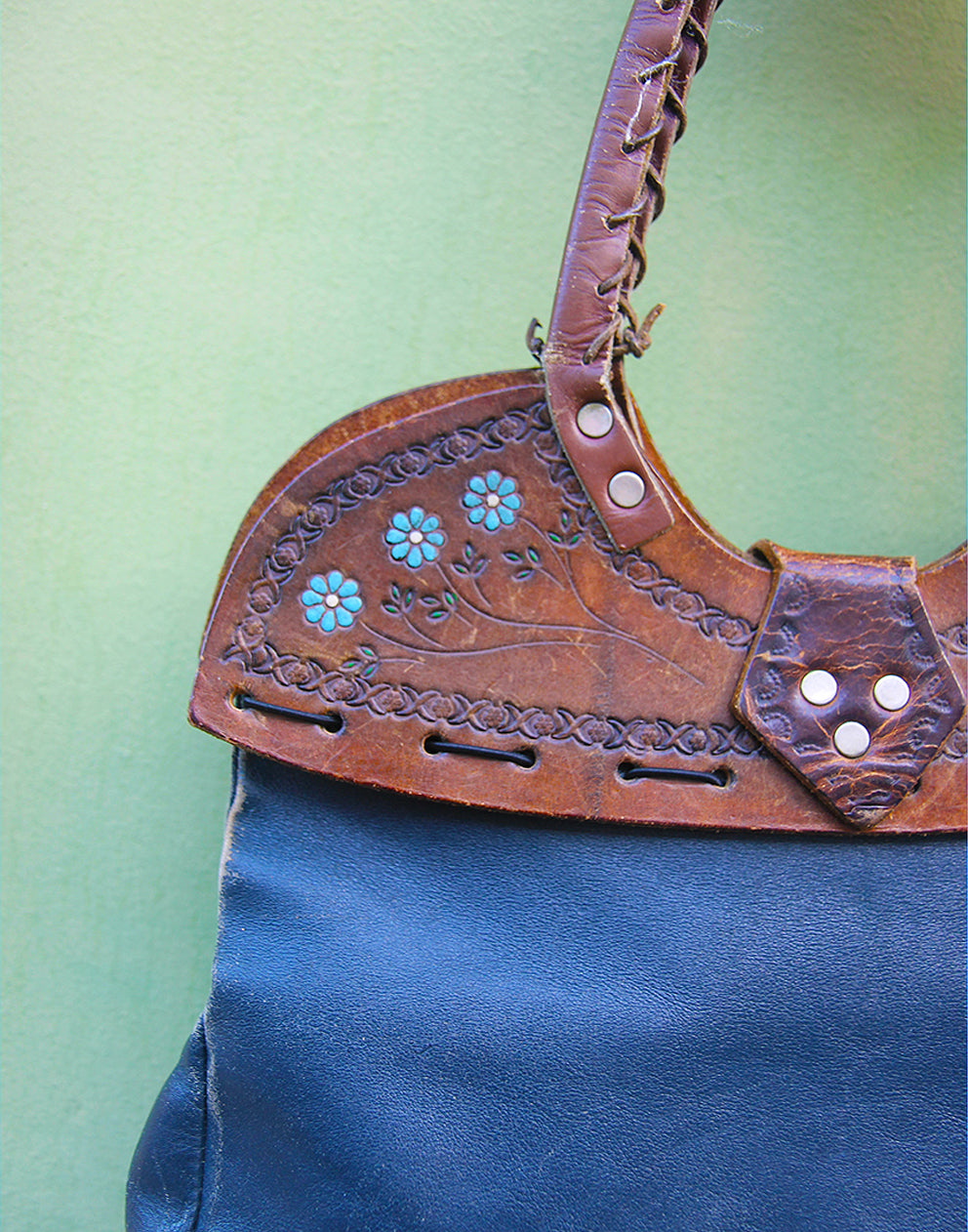 Leather Handbag in Tan & Blue